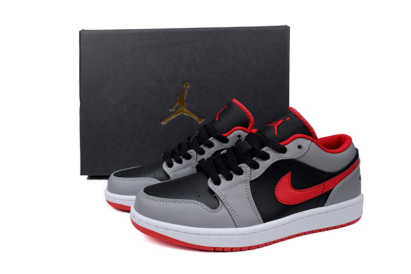 【AA1AQ】灰黑红 乔丹1代低帮 553558-060 Air Jordan 1 Low "Black/Cement Grey"