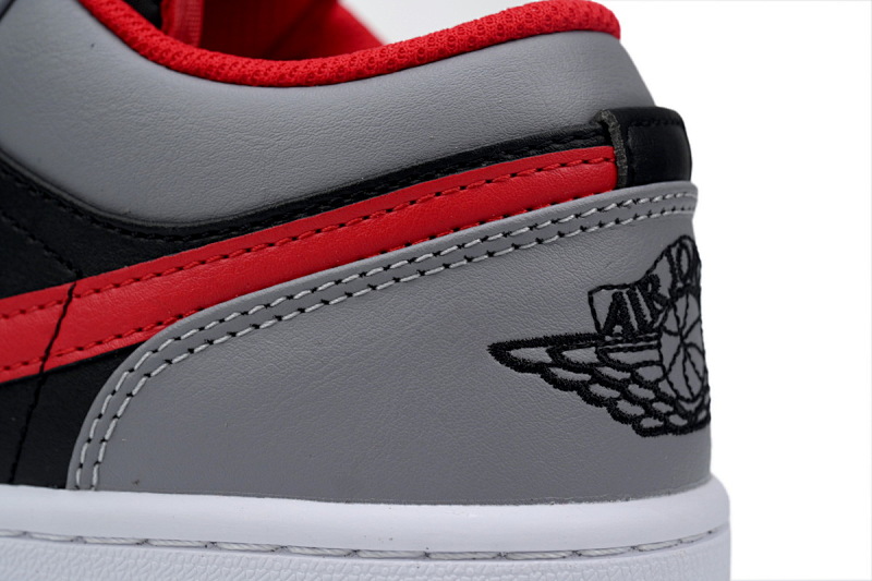 【AA1AQ】灰黑红 乔丹1代低帮 553558-060 Air Jordan 1 Low "Black/Cement Grey"
