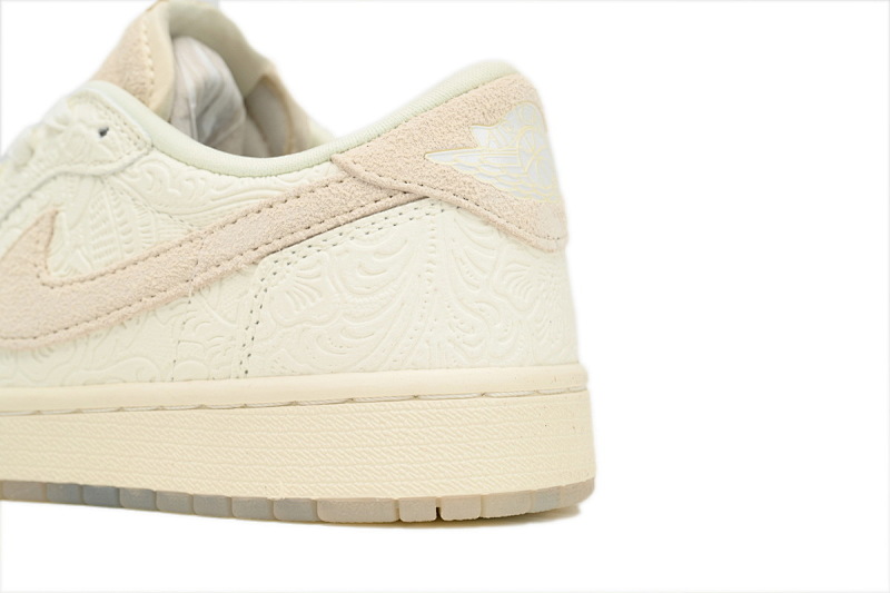 【AA1XH】浮雕白 乔丹1代低帮 FZ0455-200 Chris Paul x Air Jordan 1 Low OG “Give Them Flowers”