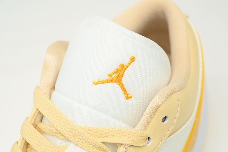 yupoo_327213_240819a3.jpg 【AA1AQ】米黄 乔丹1代低帮 DC0774-170 Women's Air Jordan 1 Low "Team Gold"