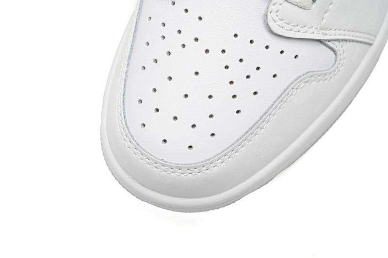 yupoo_327709_7e45f525.jpg 【AG1AQ】冰雪奇缘 乔丹1代低帮 FQ9112-100 Air Jordan 1 Low GS Glitter Swoosh