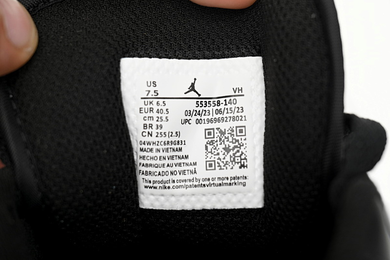 【AG1AQ】黑蓝白 乔丹1代低帮 553558-140  Air Jordan 1 Low "Royal Toe" 2023 Shoes