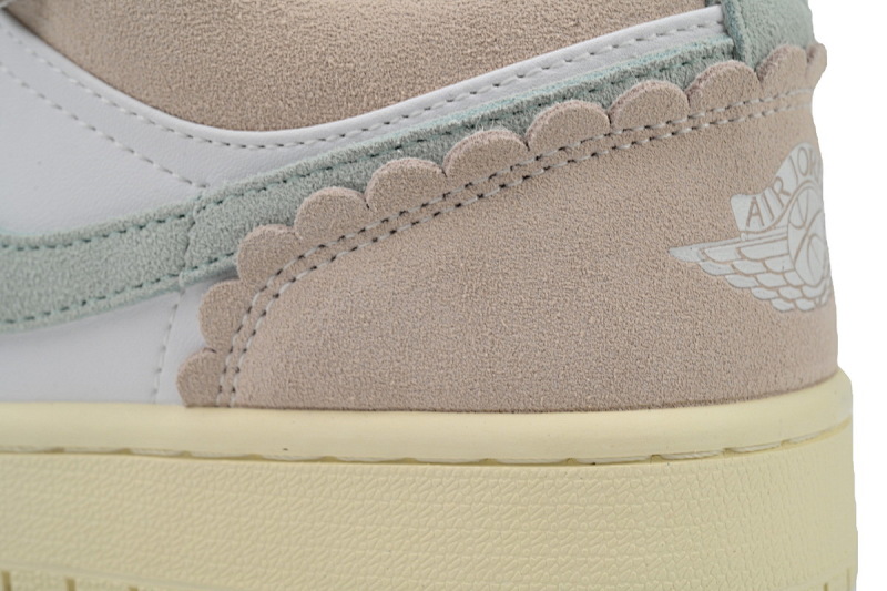 【AG1AQ】花边粉白 乔丹1代低帮 DZ5356-800 Air Jordan 1 Low GS Pink