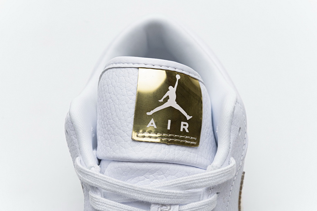 yupoo_329526_55f4c014.jpg 【AA1AQ】白金 乔丹1代低帮 CZ4776-100 Air Jordan 1 Low White Metallic Gold