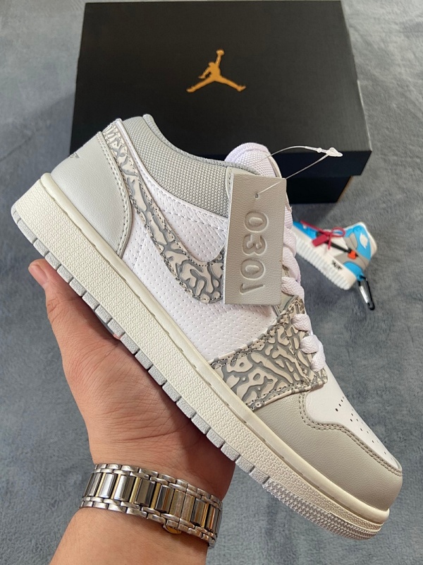 【AA1AQ】白灰爆裂纹 乔丹1代低帮 DH4269-100 Air Jordan 1 Low PRM Elephant Print