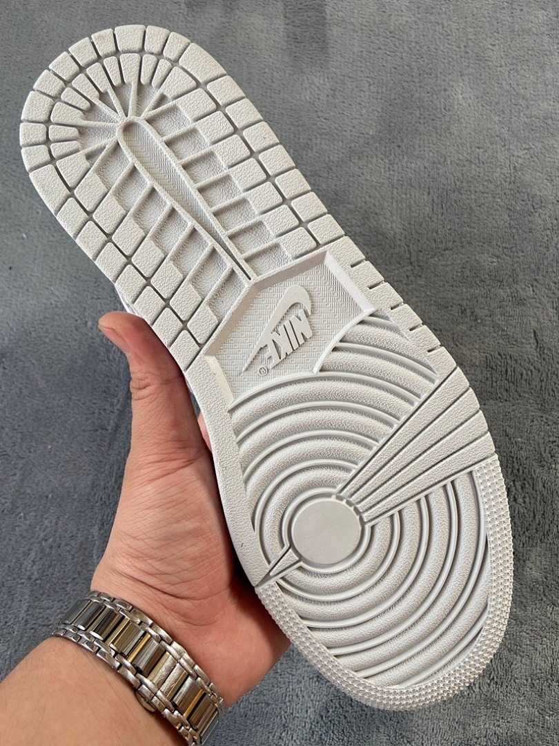 【AA1AQ】白灰爆裂纹 乔丹1代低帮 DH4269-100 Air Jordan 1 Low PRM Elephant Print