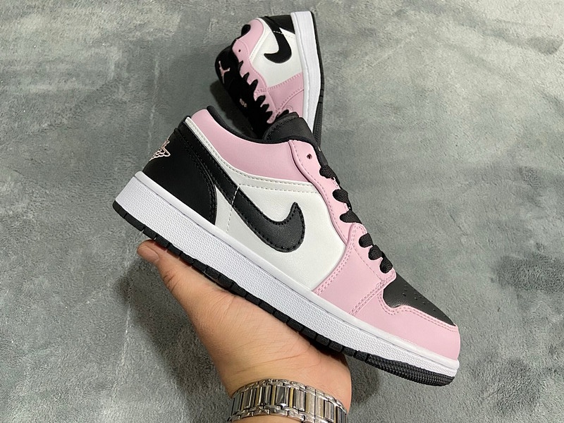 【AA1AQ】白粉 乔丹1代低帮 554723-601 Air Jordan 1 Retro Low（GS）White Pink