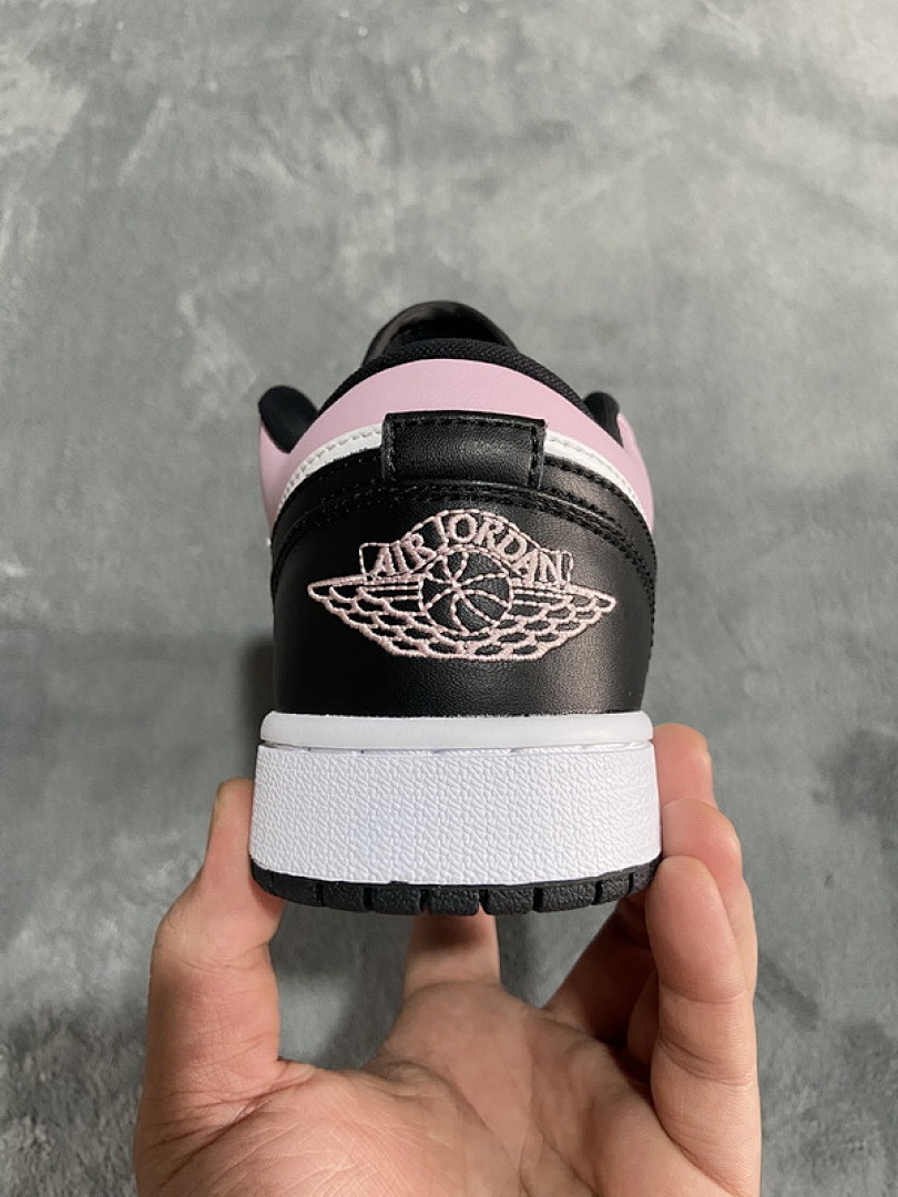 【AA1AQ】白粉 乔丹1代低帮 554723-601 Air Jordan 1 Retro Low（GS）White Pink