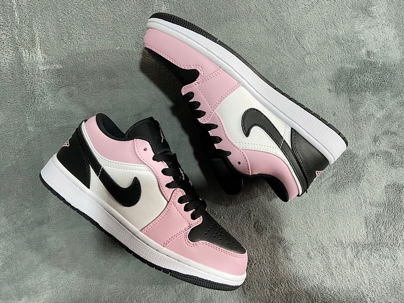 【AA1AQ】白粉 乔丹1代低帮 554723-601 Air Jordan 1 Retro Low（GS）White Pink