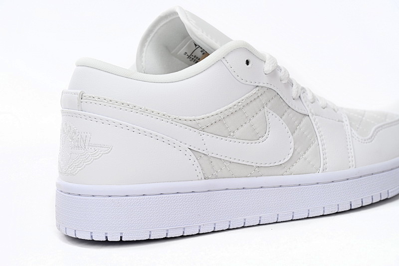 【AA1AQ】白色缝线 乔丹1代低帮 DB6480-100 Air Jordan 1 Low Quilted “Triple White”
