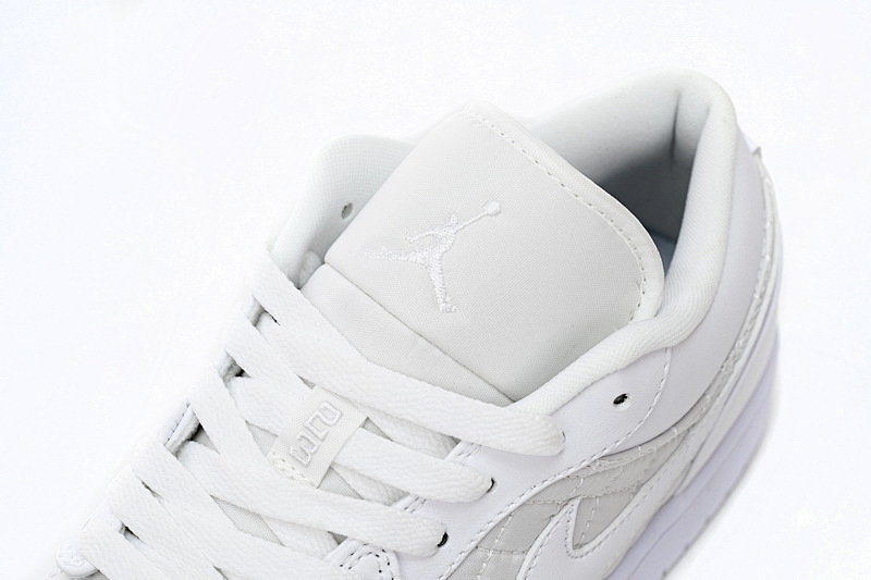 【AA1AQ】白色缝线 乔丹1代低帮 DB6480-100 Air Jordan 1 Low Quilted “Triple White”