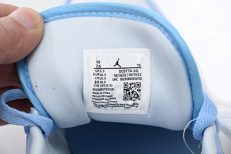 【AA1AQ】雾霾浅兰 乔丹1代低帮 DC0774-141 Travis Scott x Air Jordan 1 Low White Blue
