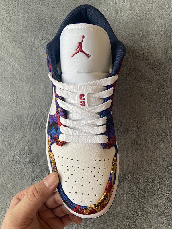 【AA1AQ】毛衣 乔丹1代低帮 CZ8659-100 Air Jordan 1 Low Sweater