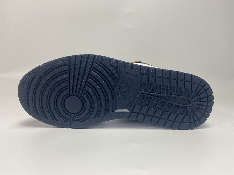 【AA1AQ】毛衣 乔丹1代低帮 CZ8659-100 Air Jordan 1 Low Sweater