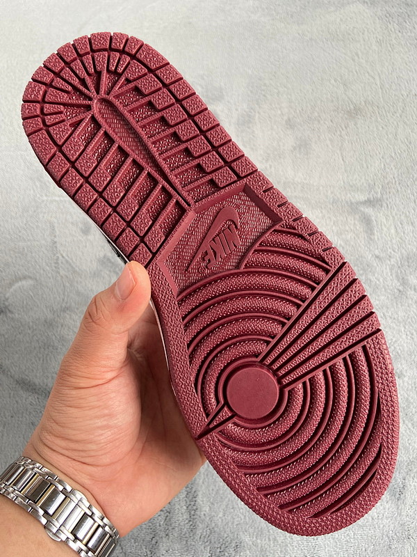 yupoo_331772_f607c57b.jpg 【AA1AQ】酒红 乔丹1代低帮 553558-604 Air Jordan 1 Low Noble Red