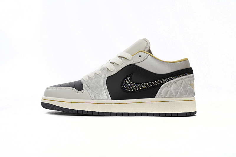 【AA1AQ】黑灰丝绸 乔丹1代低帮 DV1762-001 Air Jordan 1 Low Black Grey Silk