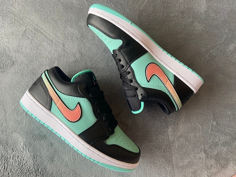 【AA1AQ】黑蒂芙尼 乔丹1代低帮 CK3022-301 Air Jordan 1 Low SE Tropical Twist