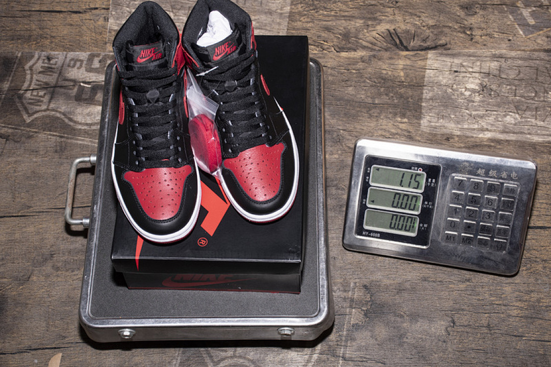 yupoo_332628_8d70843c.jpg 【BA7XH】禁穿 东莞版乔丹1代 Air Jordan 1 High 'Banned' 555088-001