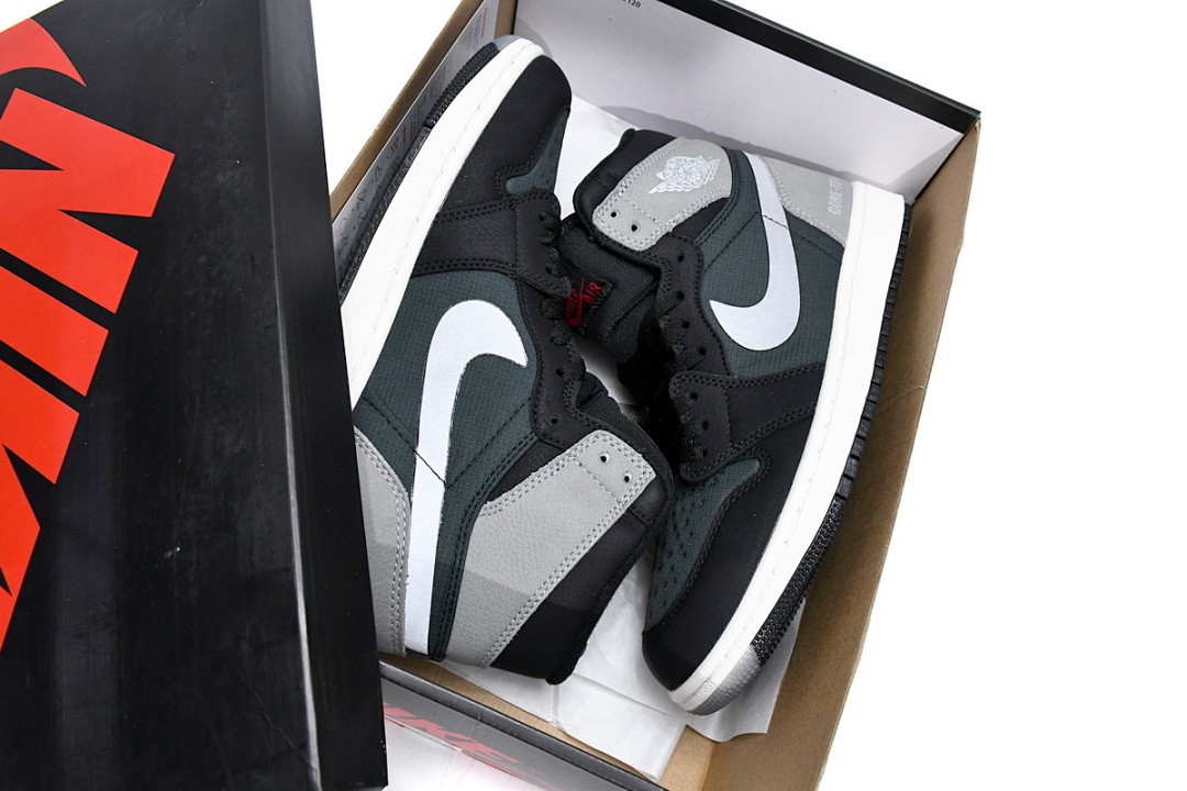 yupoo_332810_4a1ba680.jpg 【BA7XH】黑灰防水 东莞版乔丹1代复古篮球鞋 DB2889-001 Air Jordan 1 Gray Hook