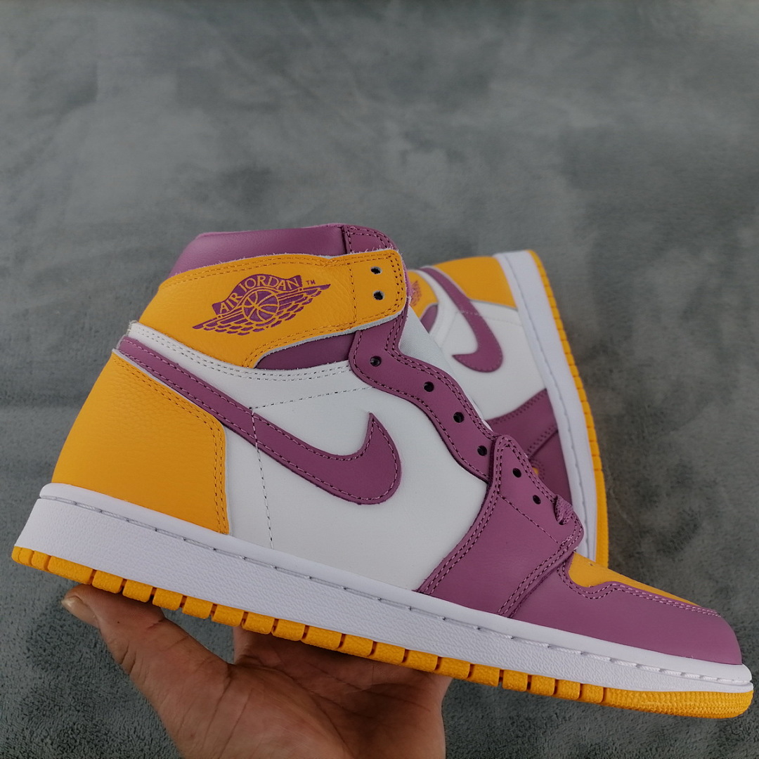 【BA7XH】白紫金 东莞版乔丹1代篮球鞋555088-706 Air Jordan 1 High OG “Brotherhood”