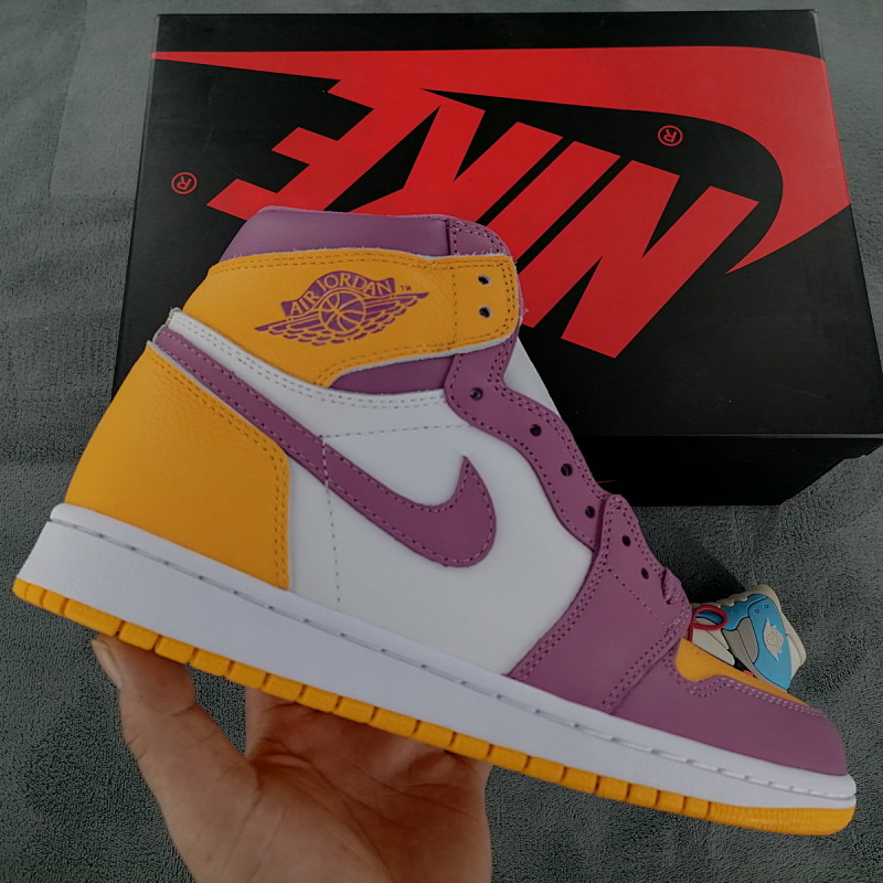 【BA7XH】白紫金 东莞版乔丹1代篮球鞋555088-706 Air Jordan 1 High OG “Brotherhood”