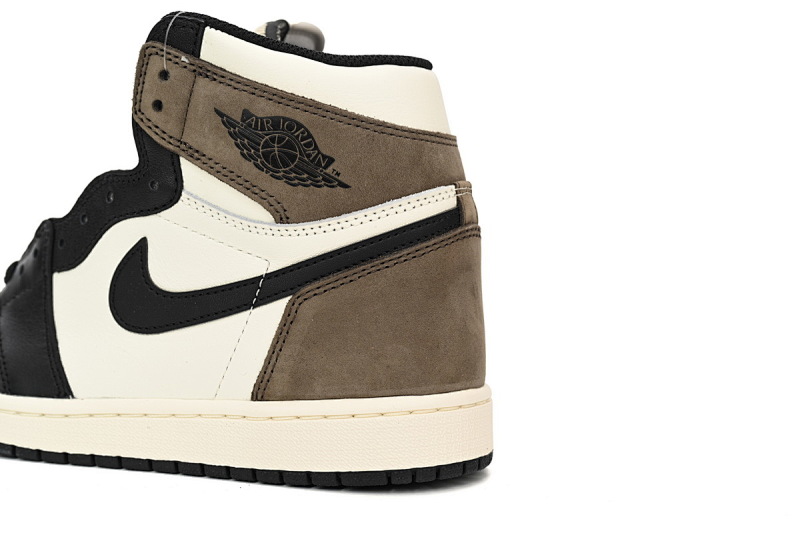 yupoo_333350_7f46291c.jpg 【DA7OG】小反勾 OG版乔丹1代篮球运动鞋 555088-105 Air Jordan 1 Retro High OG 'Dark Mocha'