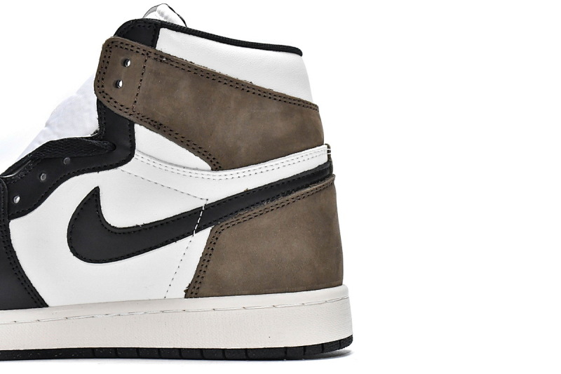 【BA7XH】摩卡倒钩 乔丹1代篮球鞋 555088-105 Air Jordan 1 Retro High OG Dark Mocha