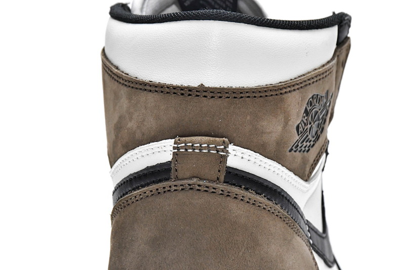 【BA7XH】摩卡倒钩 乔丹1代篮球鞋 555088-105 Air Jordan 1 Retro High OG Dark Mocha