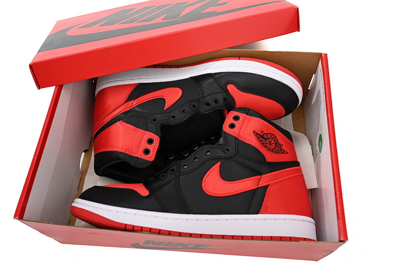 【CA1K6】黑脚趾丝绸 纯原版乔丹1代 篮球运动鞋 FD4810-061 Air Jordan 1 High OG WMNS “Satin Bred”