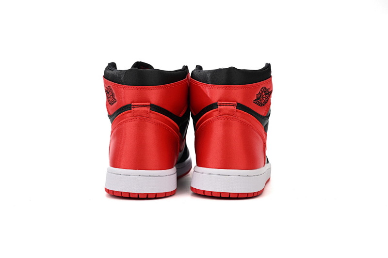 【CA1K6】黑脚趾丝绸 纯原版乔丹1代 篮球运动鞋 FD4810-061 Air Jordan 1 High OG WMNS “Satin Bred”