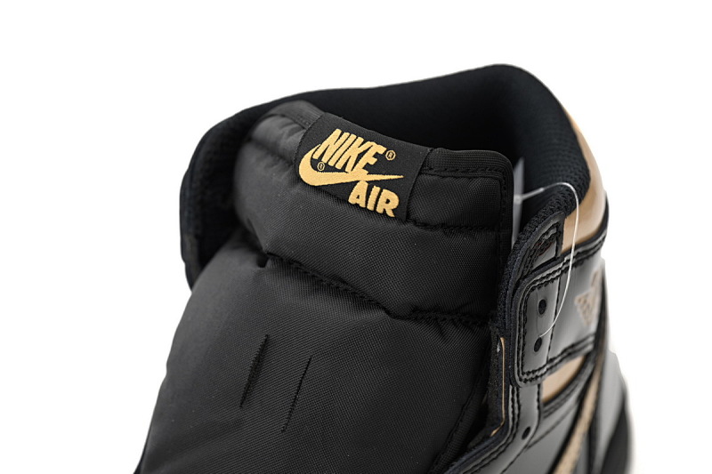 【CA1K6】黑金 纯原版乔丹1代 篮球运动鞋 555088-032 Air Jordan 1 Retro High OG