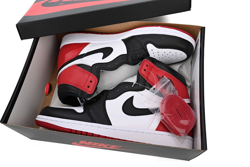 yupoo_334616_f25b3194.jpg 【CA1K6】黑脚趾 纯原版乔丹1代 Air Jordan 1 High OG “Black Toe”555088-125