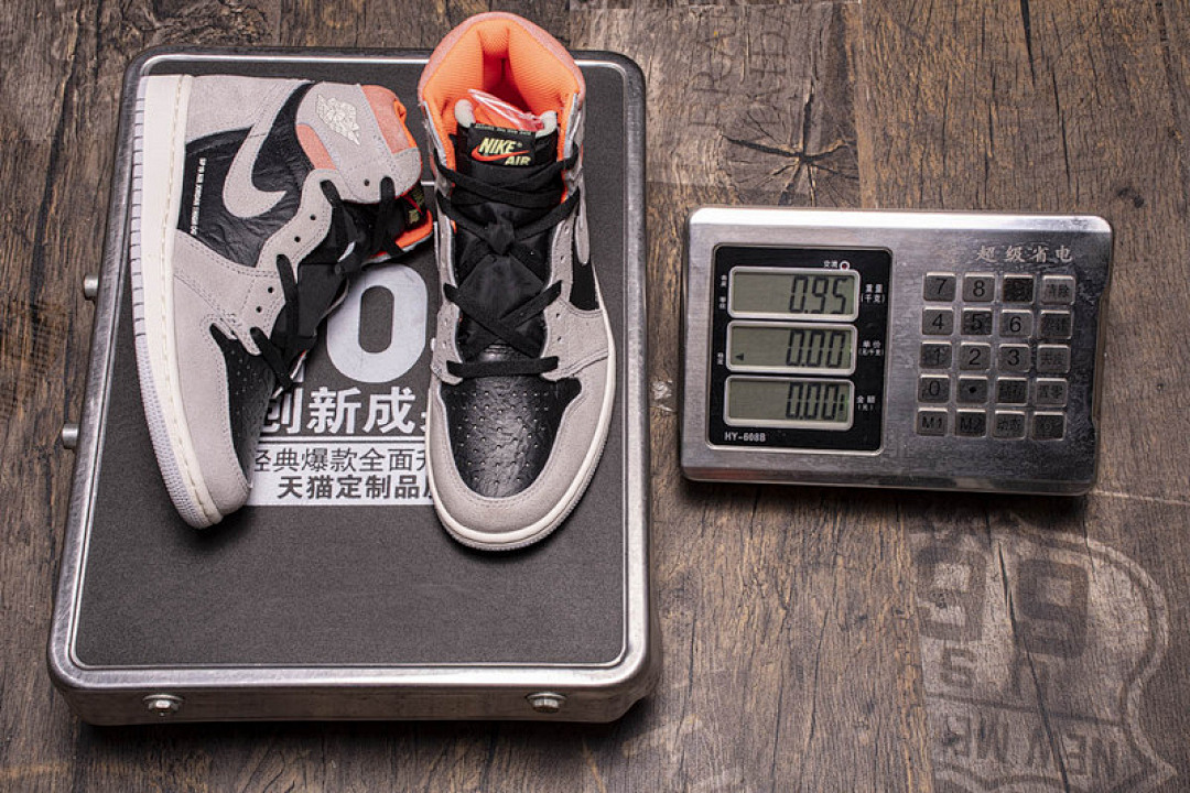 【CA3XP】灰麂皮 XP版乔丹1代Air Jordan 1 OG Hi Retro“Neutral Grey” 555088-018