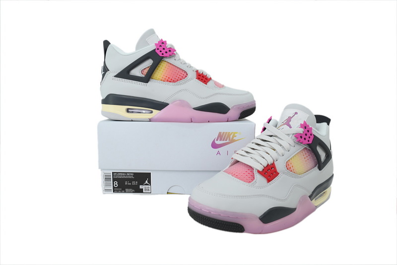 yupoo_338626_d094195a.jpg 【CA2XH】白黑粉 头层皮乔丹4代篮球鞋 JA1135-100 Air Jordan 4 Retro 'Comic'
