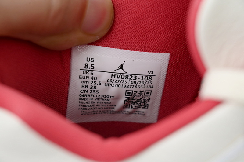 yupoo_340043_7797a5e8.jpg 【CA0XH】米红情人节 头层皮乔丹4代篮球鞋 HV0823-108 Air Jordan 4 Retro Valentine's Day