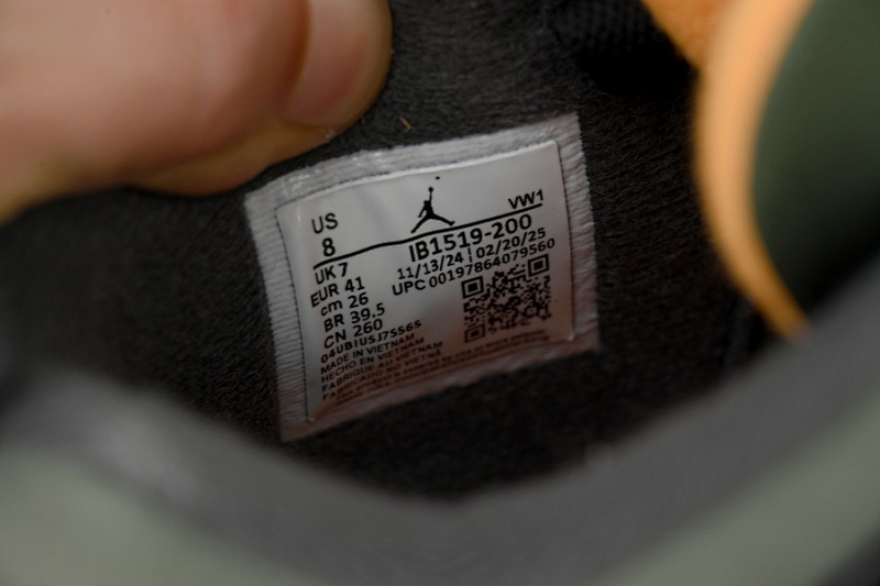 yupoo_340772_2ce1c8de.jpg 【CA9KZ】-56绿黑 KZ版乔丹4代篮球鞋 IB1519-200 Undefeated x Air Jordan 4 Retro 2025