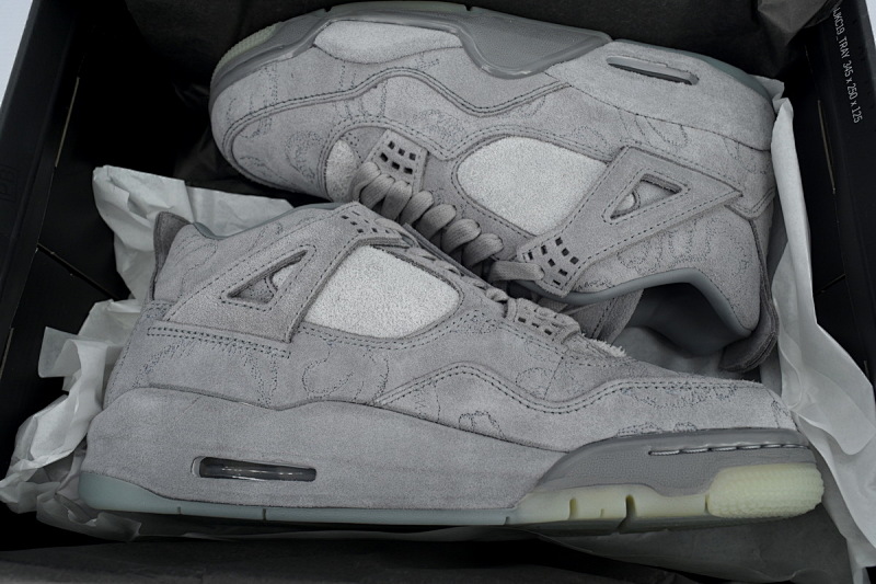 yupoo_344427_5441b3b6.jpg 【DA1PB】KAWS灰 头层全麂皮乔丹4代篮球鞋 930155-003 KAWS X Air Jordan 4 Retro KAWS Grey