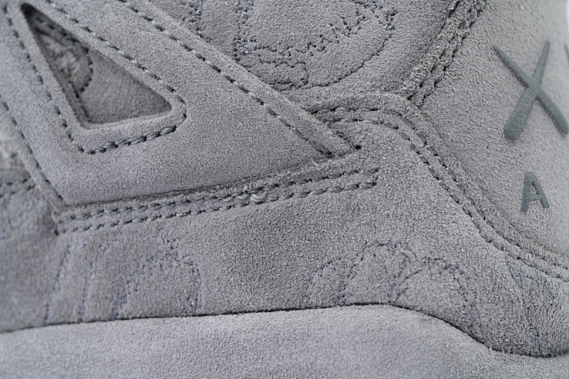 yupoo_344427_e1da051d.jpg 【DA1PB】KAWS灰 头层全麂皮乔丹4代篮球鞋 930155-003 KAWS X Air Jordan 4 Retro KAWS Grey