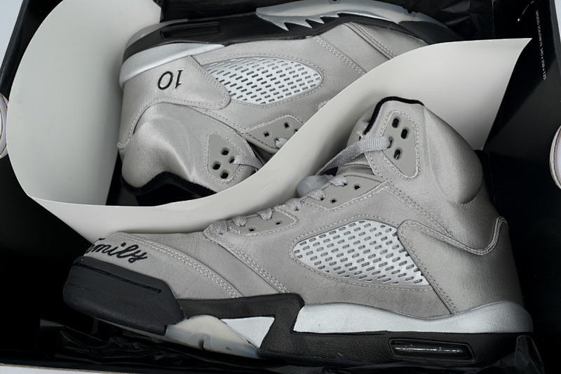 【CA3DJ】绸缎 乔丹5代篮球鞋 IO2038-001 Wmns Air Jordan 5 Retro 'Wings'