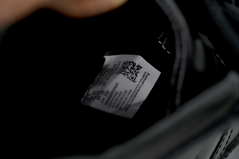 【CH7XH】CDG联名黑 乔丹11代篮球运动鞋 IV7639-001 Comme des GarçOns x Air Jordan 11 Retro 'Black'
