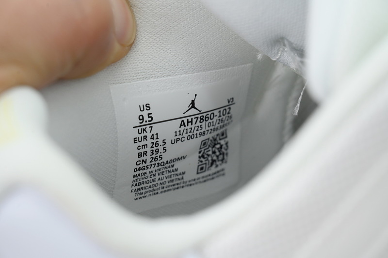【BH3XH】白金母亲节 真碳头层乔丹11代篮球运动鞋 AH7860-102 Air Jordan 11 Low 'Mother's Day'