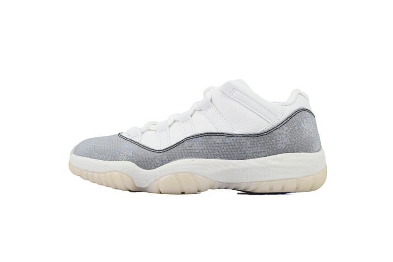 【BH3XH】低帮蛇年限定 真碳头层乔丹11代篮球运动鞋 HQ7000-001 Air Jordan 11 Low “Snakeskin”