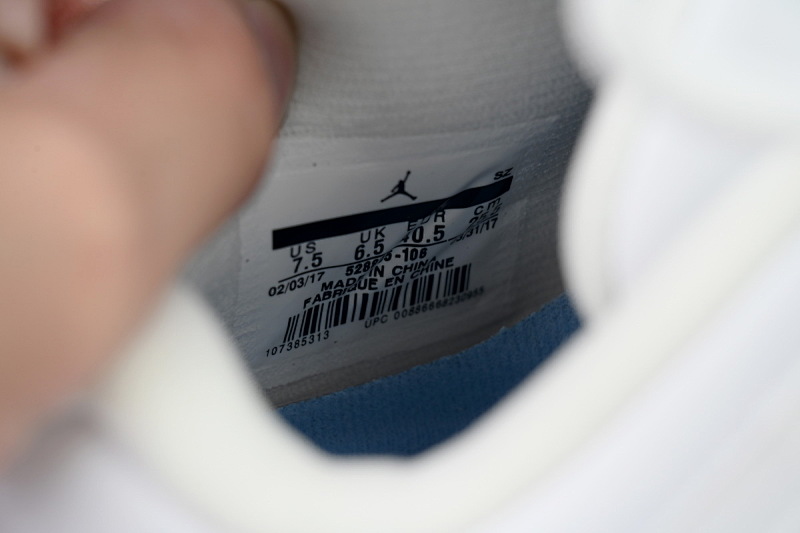 【BH3XH】低帮北卡蓝 真碳头层乔丹11代篮球运动鞋 528895-106 Air Jordan 11 Retro Low University Blue
