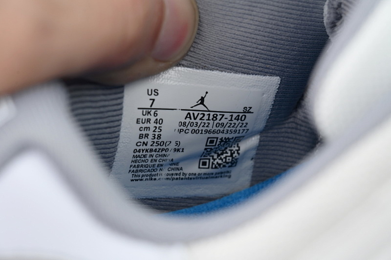 【BH3XH】低帮水泥灰 真碳头层乔丹11代篮球运动鞋 AV2187-140 Air Jordan 11 Low “Cement Grey”