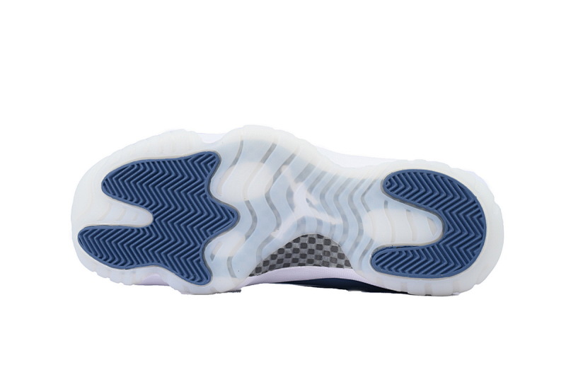 【BH3XH】低帮复古蓝 真碳头层乔丹11代篮球运动鞋 FV5104-104 Air Jordan 11 Low "Midnight Navy"