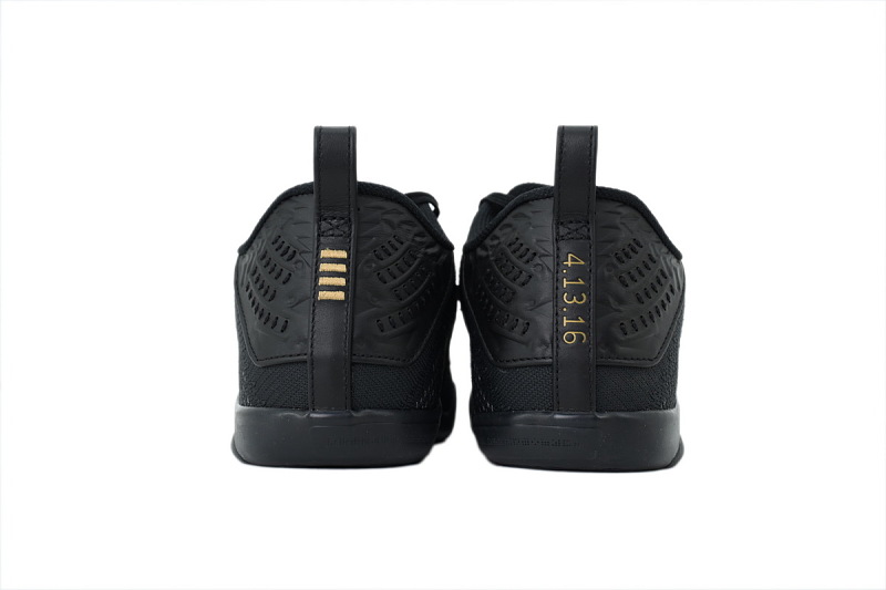 【DA0S2】黑金 S2版本科比11代篮球鞋 IM4260-001 Nike Kobe 11 Elite Low Protro 'Fade To Black' 2026