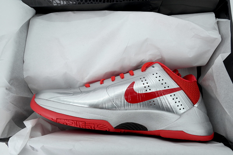 【DA3S2】金属红 S2版本科比5代篮球鞋 IV2712-001 Caitlin Clark x Nike Zoom Kobe 5 Protro 'Rookie of the Year'
