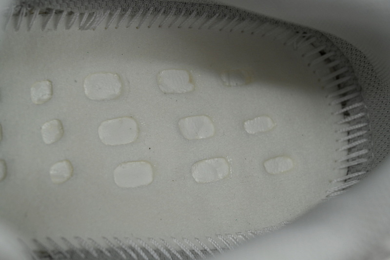 yupoo_358615_20589fb5.jpg 【DA7LW】2829灰白 LW版阿迪达斯椰子700V2 EF2829 Yeezy Boost 700 V2 “Static”