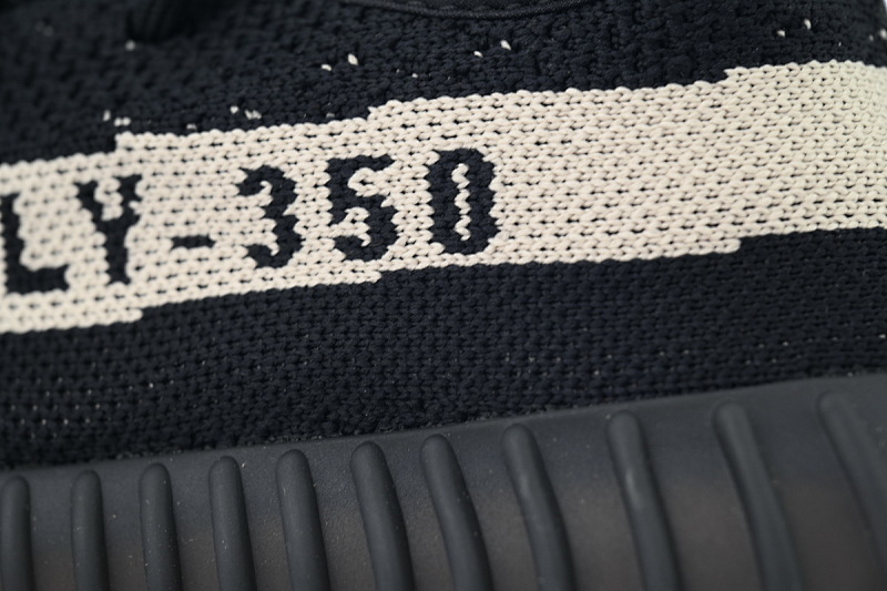 yupoo_359647_aa7a063f.jpg 【DA7LW】黑白1604 阿迪达斯 LW版巴斯夫椰子350 V2 BY1604 Adidas Yeezy Boost 350 V2 Core Black/White