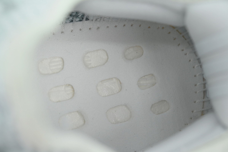 【DA1LW】泛蓝满天星5317 阿迪达斯 LW版巴斯夫椰子350 V2 FW5317 Adidas Yeezy 350 Boost V2 "Cloud White Reflective"